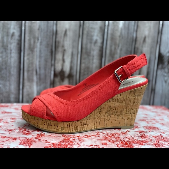 🌈Super Cute Coral Wedges 🐠💖 - Picture 8 of 8